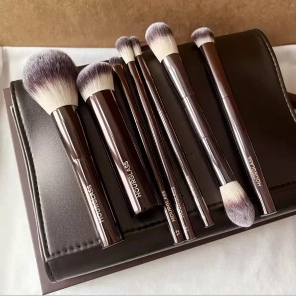 Hourglass Set of 7 Travel Brush Set with Leather Case - Picture 2 of 12